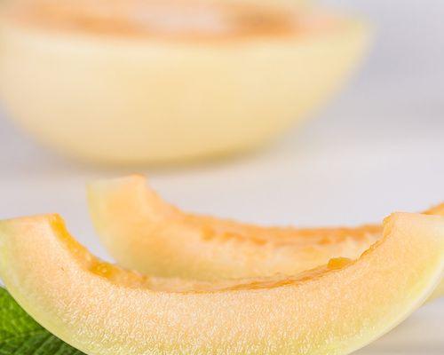 如何挑选好吃的东方蜜瓜（教你识别甜度和新鲜度）
