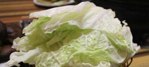 大白菜可以生吃吗（生吃大白菜的营养价值与注意事项）
