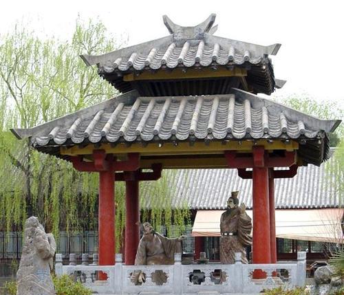 许昌灞陵桥的花卉市场有哪些？它们的特色是什么？